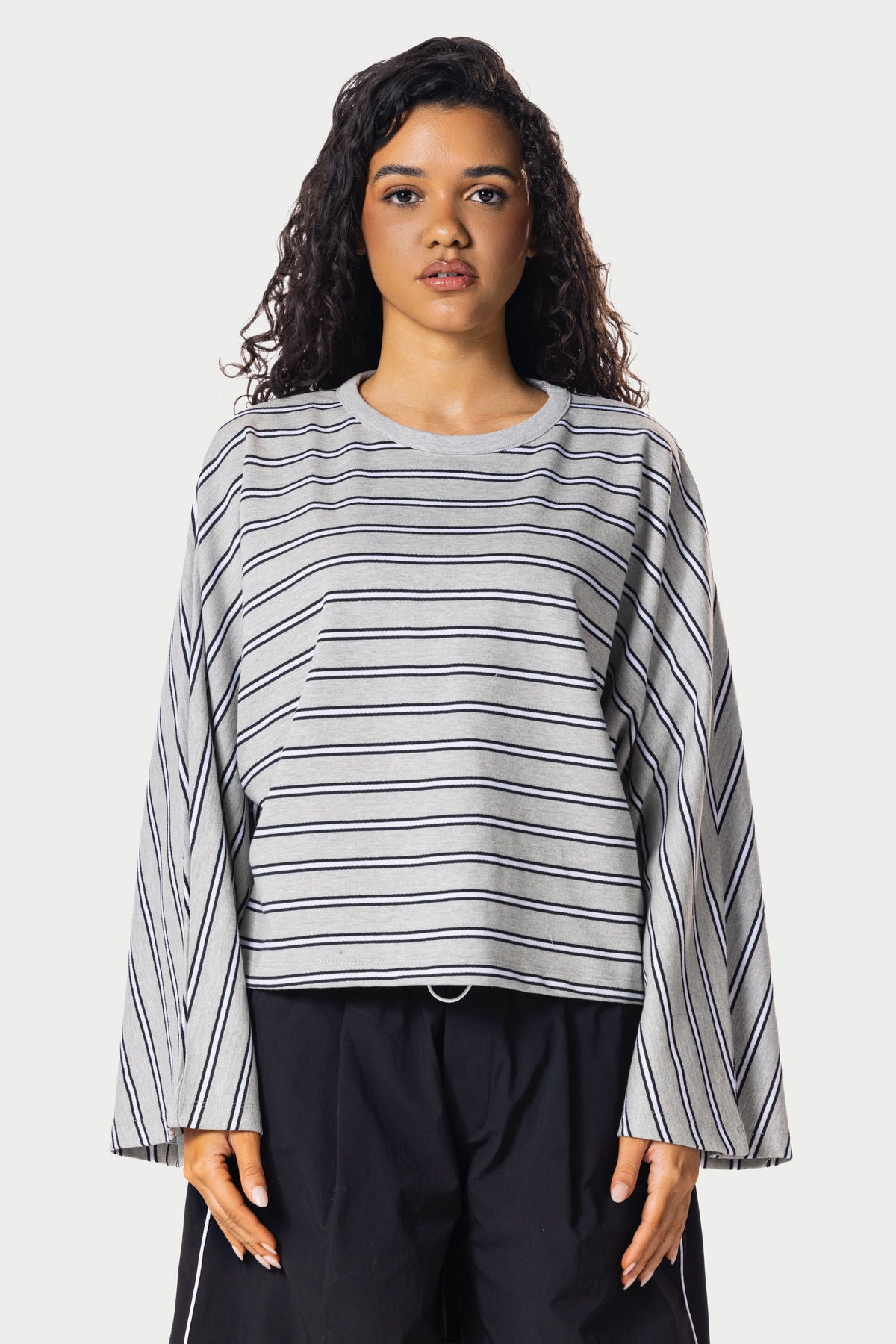 Wide Sleeve Striped Tee – Grey | Eighties