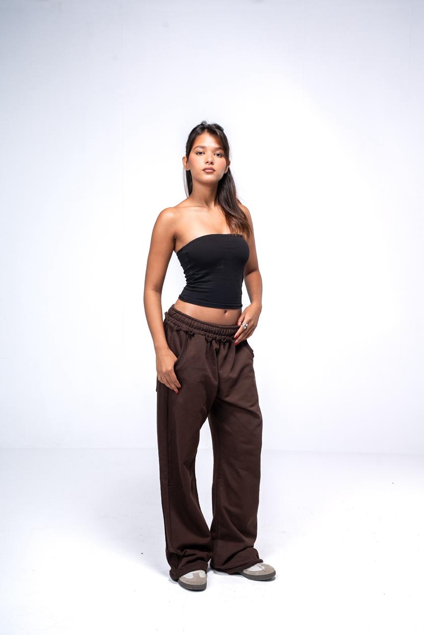BROWN SWEATPANTS