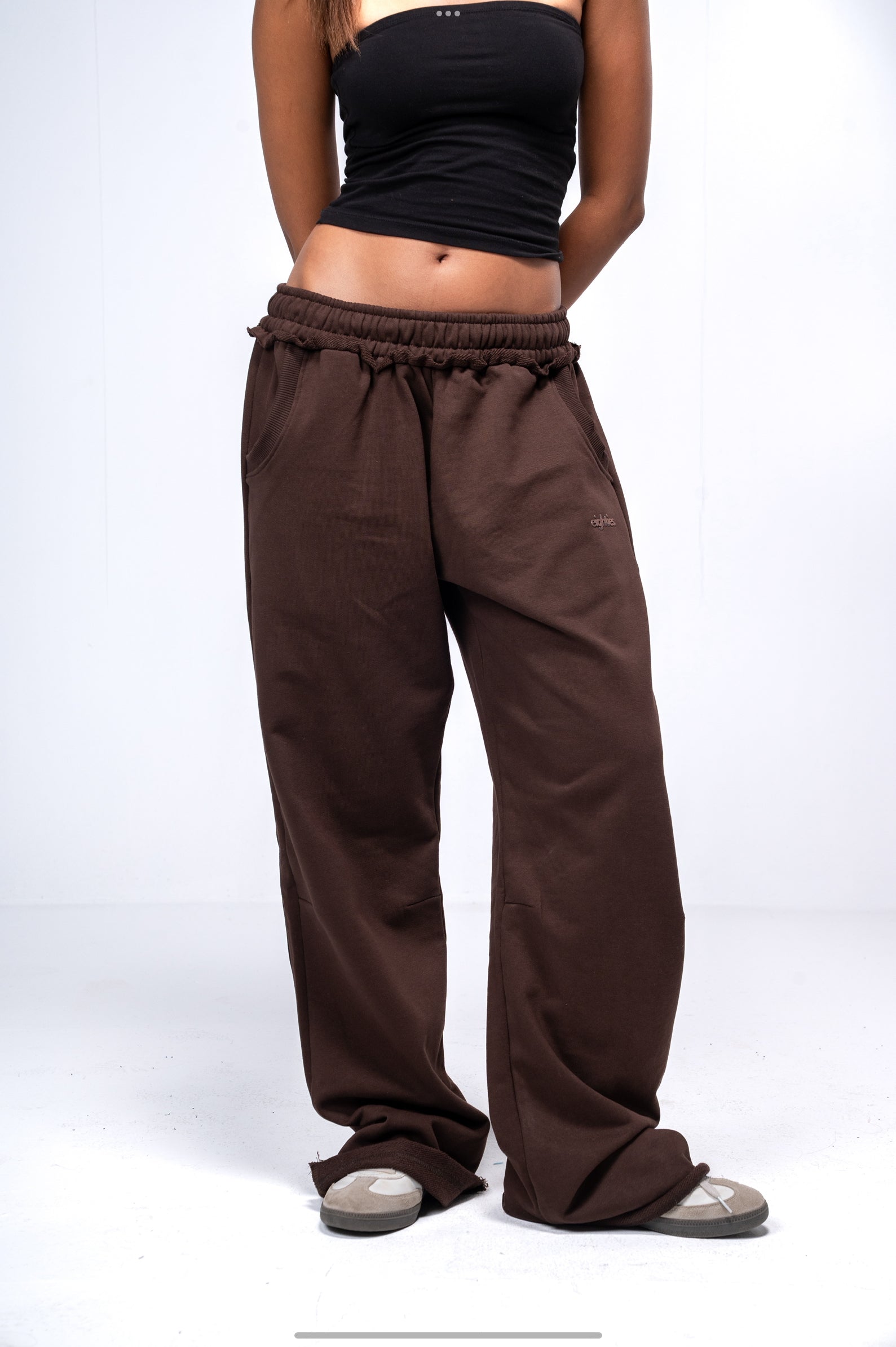 BROWN SWEATPANTS