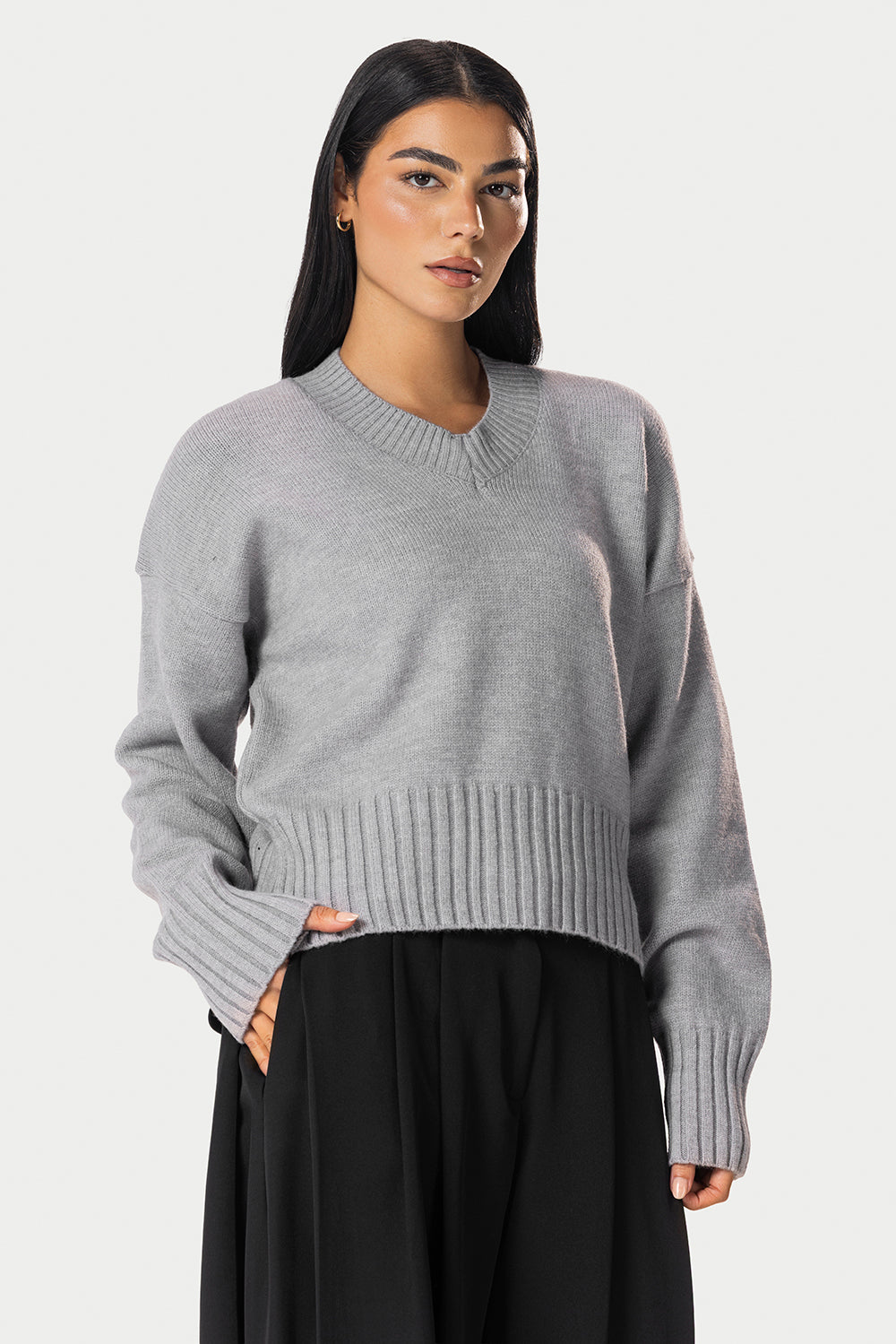 V-Neck Knitted Sweater – Grey | Eighties