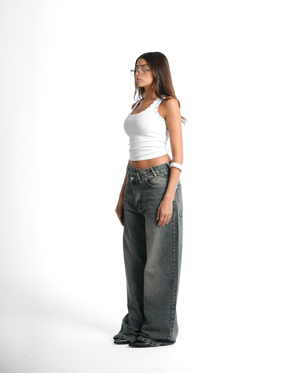 Cross-over waist wide leg jeans - Dirty Vintage